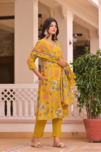 Vaaliyan Heritage Crimson Floral Anarkali Suit with Lace Detail