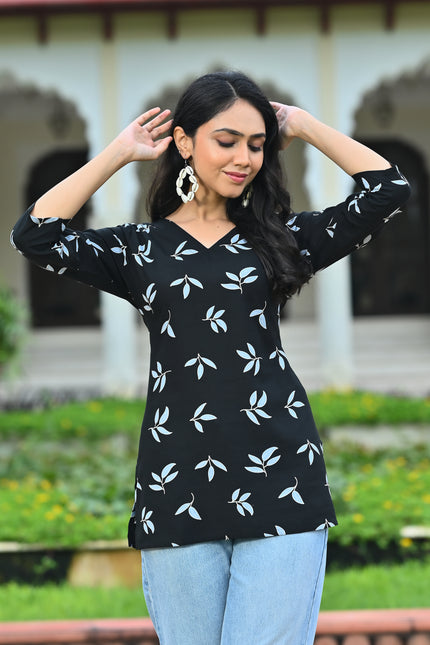Women's Black Leaf Print V-Neck Casual Top – Stylish Everyday Wear