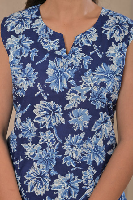 Blue Floral Printed Sleeveless Kurta Set with Pants for Women