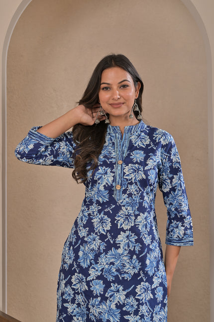 Blue Floral Printed Kurta with Pants for Women